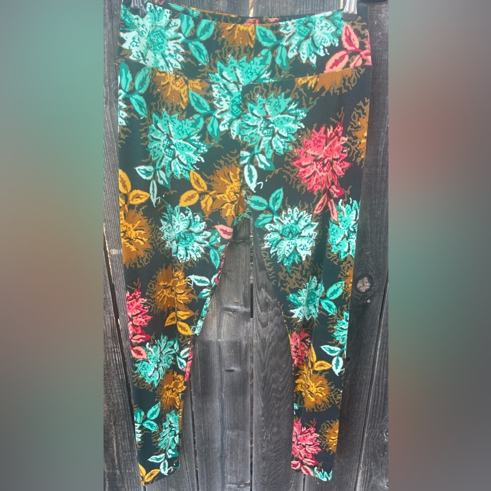 LuLaRoe Women’s Leggings. Tall and Curvy